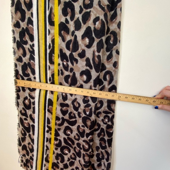 Chic Leopard Print Scarf with Bold Stripes, thin material - Picture 7 of 8